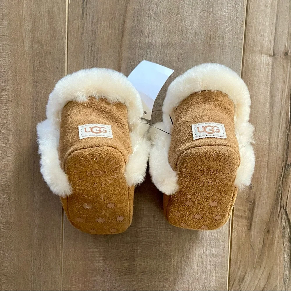 UGG Baby Lassen Ankle Boot in Chestnut